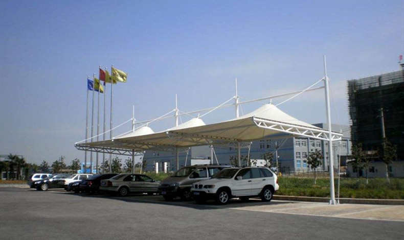 膜結(jié)構(gòu)汽車棚的優(yōu)勢.jpg 膜結(jié)構(gòu)汽車棚的優(yōu)勢.jpg