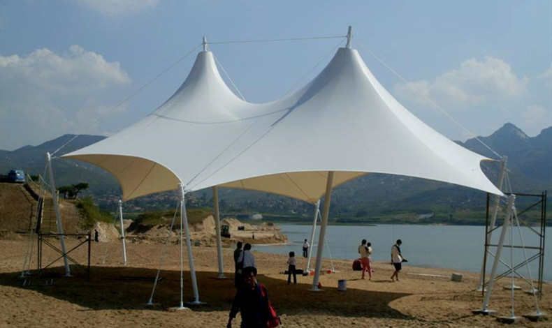 膜結(jié)構(gòu)停車棚的劣勢_副本.jpg 膜結(jié)構(gòu)停車棚的劣勢_副本.jpg