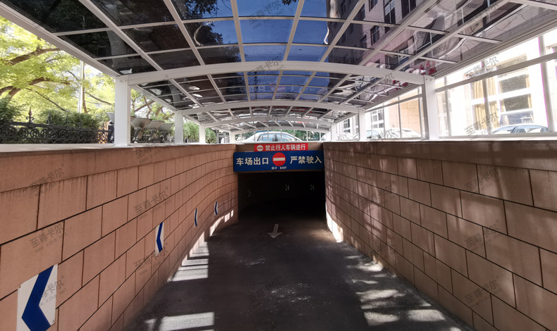 2020汽車(chē)坡道棚.jpg 2020汽車(chē)坡道棚.jpg