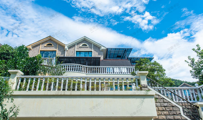 露臺(tái)雨棚用什么材料最好.jpg 露臺(tái)雨棚用什么材料最好.jpg