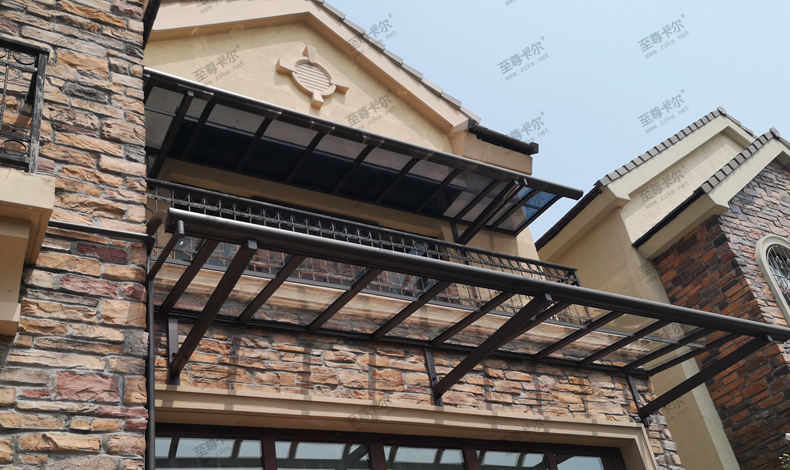 至尊卡爾耐力板雨棚.jpg 至尊卡爾耐力板雨棚.jpg