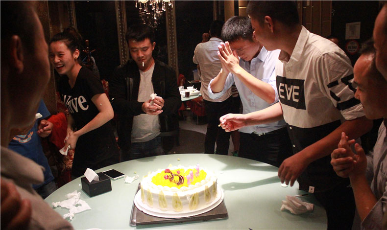 想知道我的許愿，那就加入至尊卡爾！