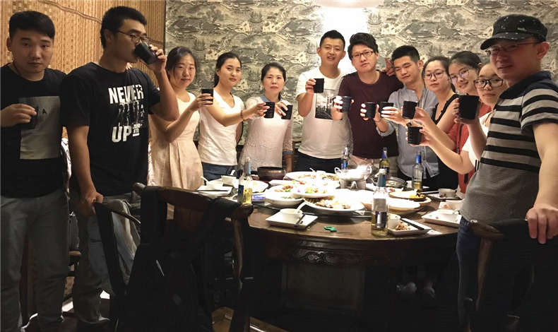 至尊卡爾總部聚餐活動(dòng)