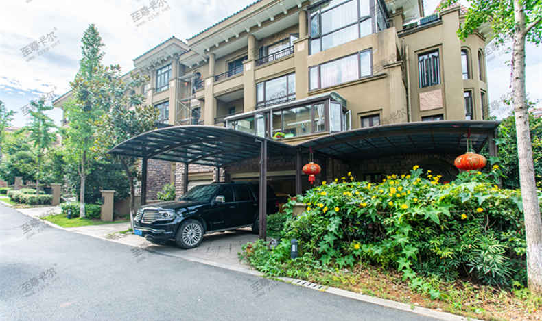 停車棚這樣設(shè)計(jì)、既時(shí)尚又溫馨