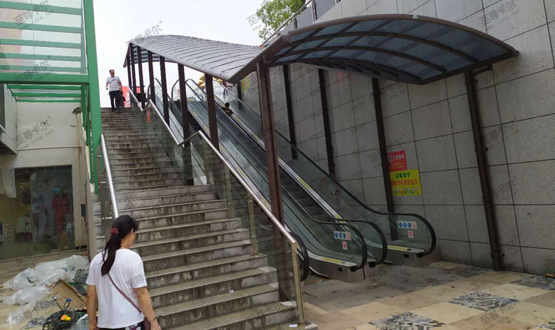 戶外樓梯雨棚該怎么做？戶外樓梯雨棚產(chǎn)品剖析。