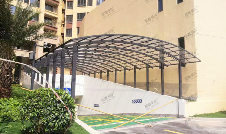 地下停車庫出入口雨棚，哪種才算好？