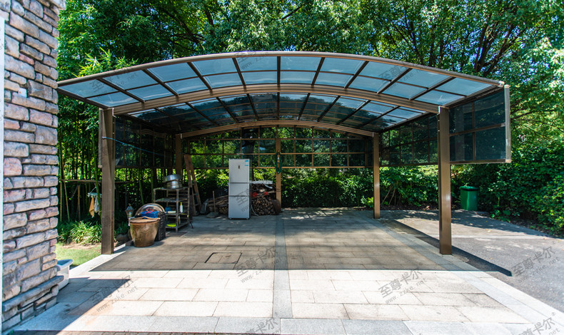 耐力板雨棚真的好嗎？雨棚材質(zhì)怎么選不出錯？