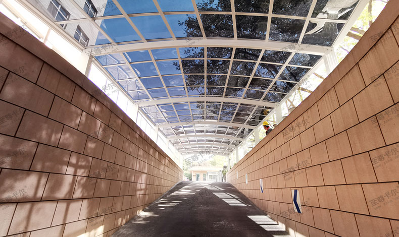 新型地下停車場雨棚你見過嗎？至尊卡爾雨棚